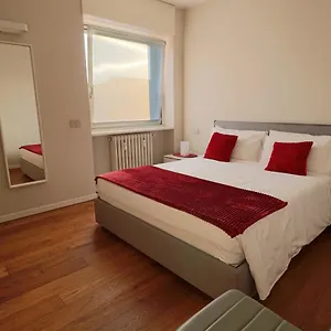 https://aparthotel-isola.italymilanhotels.net